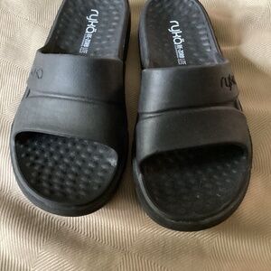 Ryka Slides with Re-Zorb Lite Cushioning Foam-Size 8